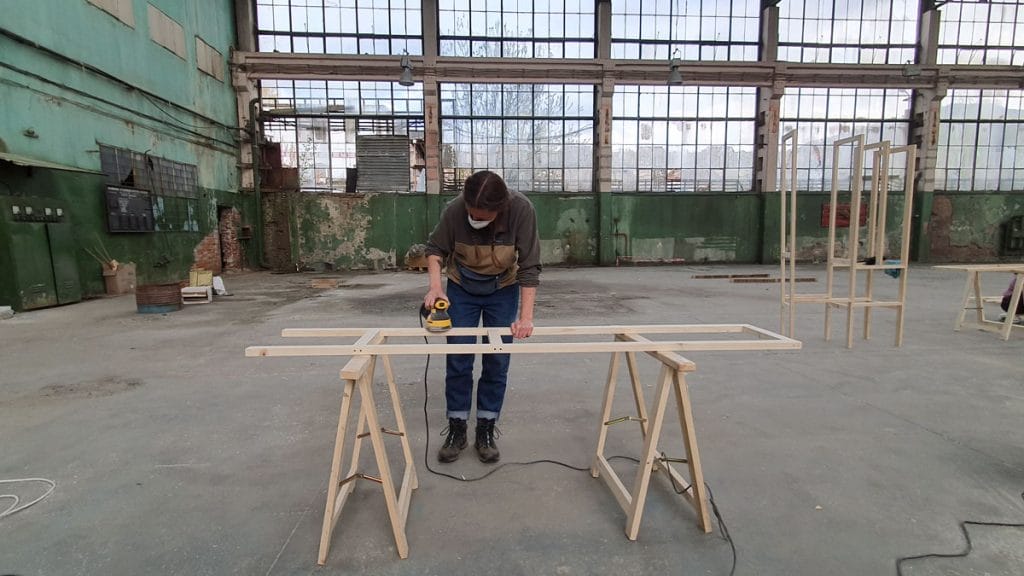 Șlefuire scânduri lemn